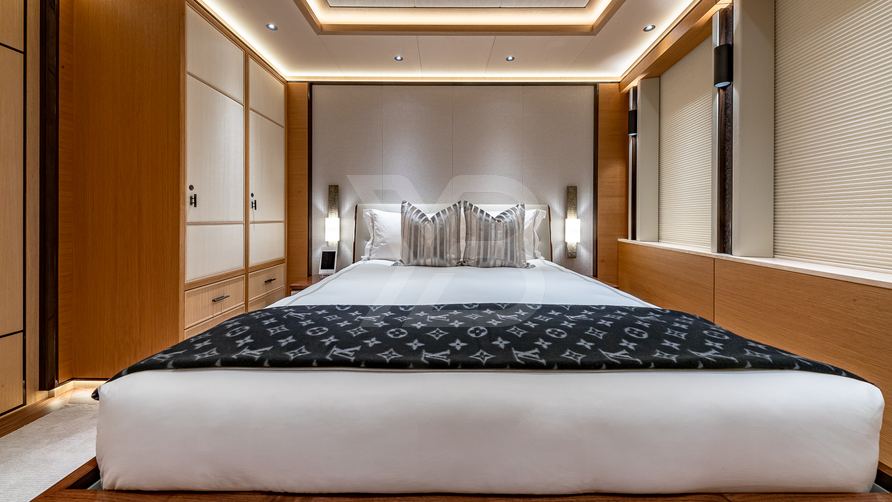 Top Five II yacht interior 17