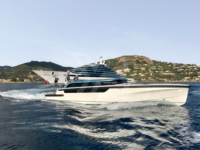 Kaos yacht exterior 16