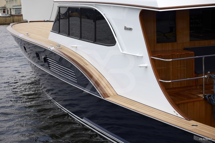 Catch yacht exterior 7