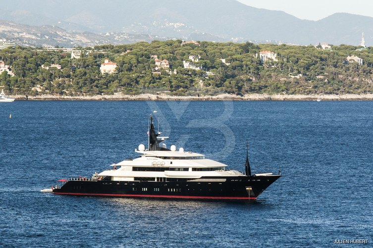 Alfa Nero yacht exterior 10