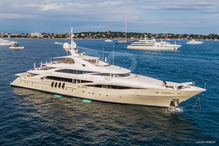 Kolaha yacht exterior 10