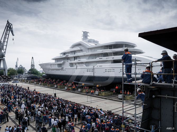 Tanzanite yacht exterior 23