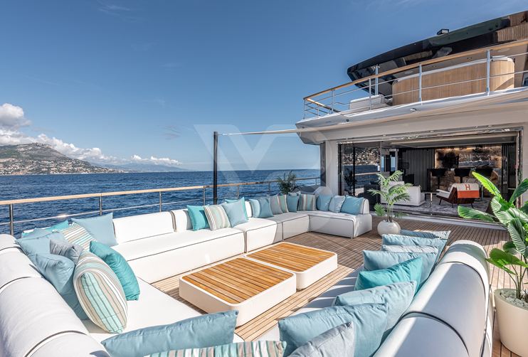 Oculus yacht exterior 15