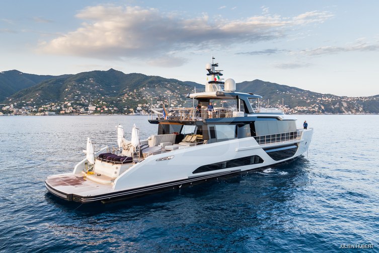 H2O yacht exterior 10