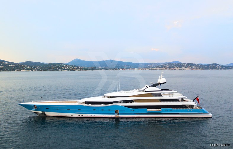 Madame Gu yacht exterior 2