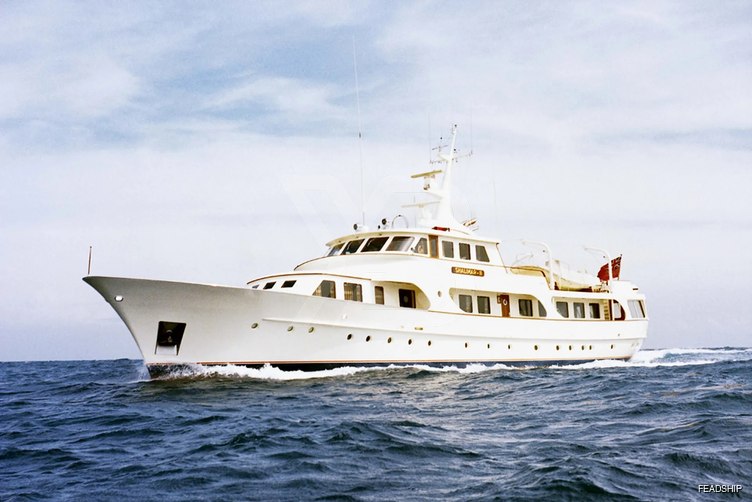 Shalimar II yacht exterior 2