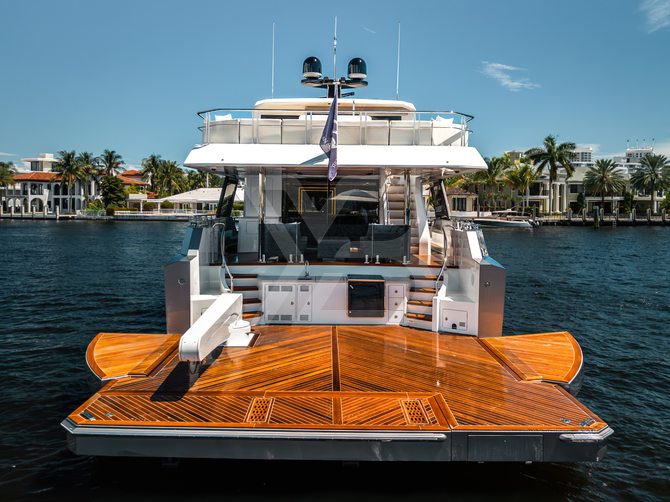 Ocean Alexander 28E/04 yacht exterior 6