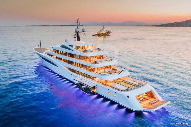 Sophia yacht exterior 15