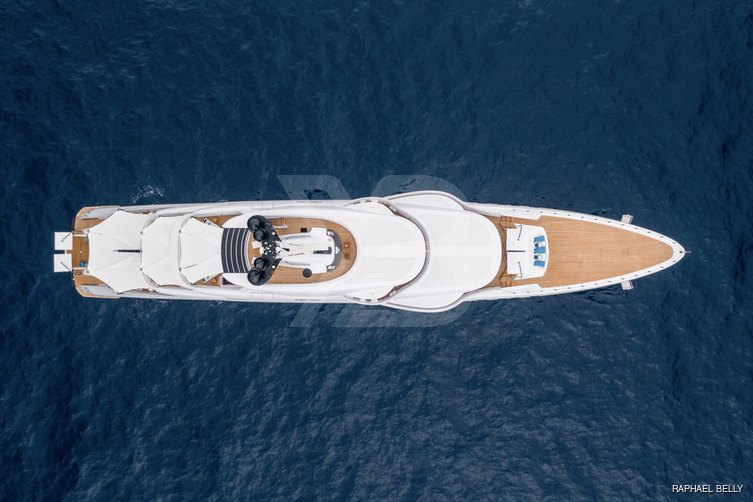 Roe yacht exterior 8