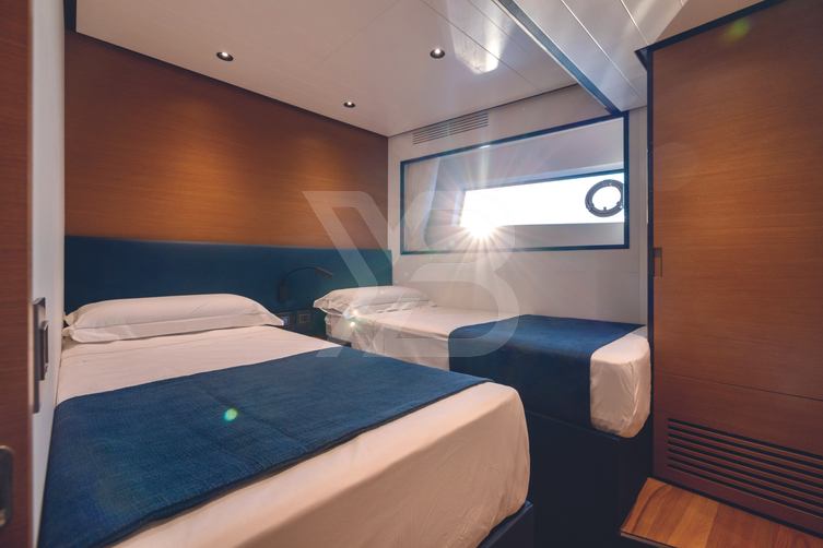 Gipsy VI yacht interior 19