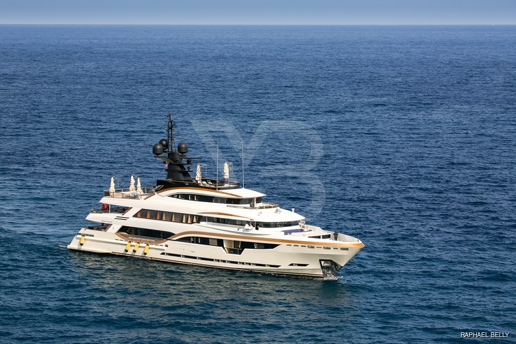 Taiba yacht exterior 9