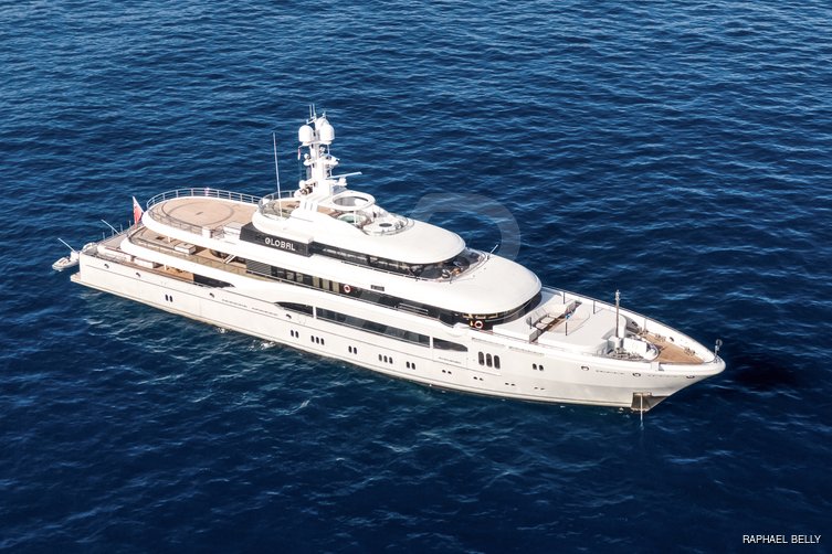 Global yacht exterior 30