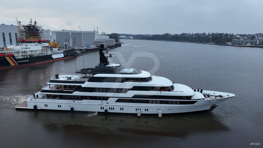 Starfire yacht exterior 2