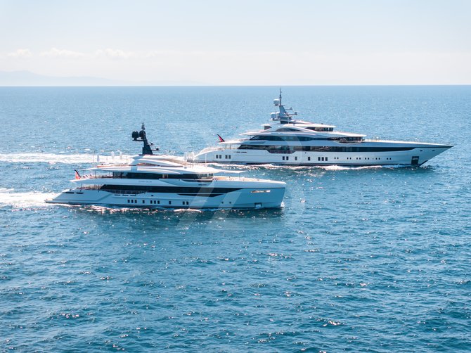 Al Reem yacht exterior 7