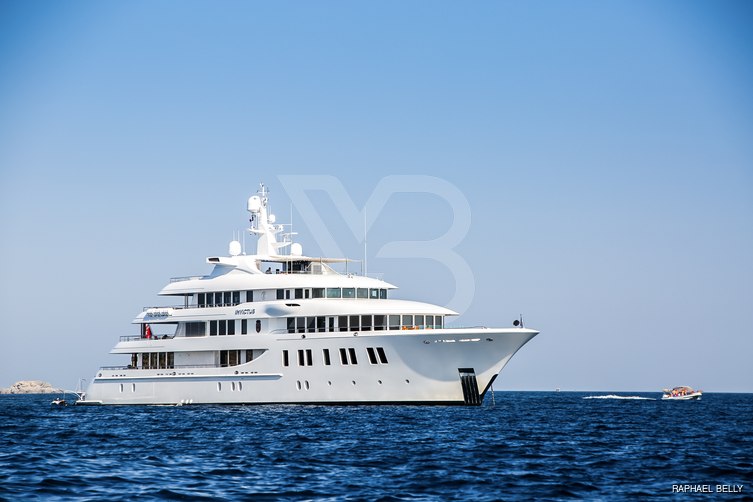 Invictus yacht exterior 2