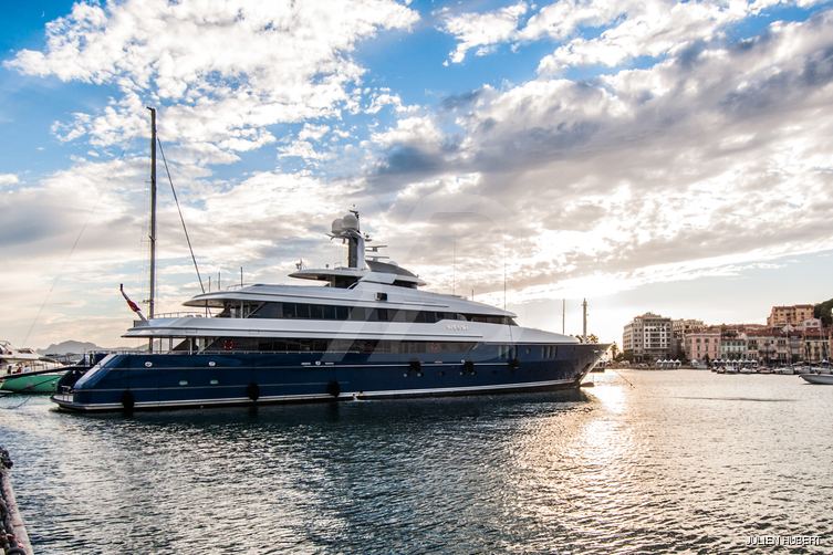 Sarah yacht exterior 7