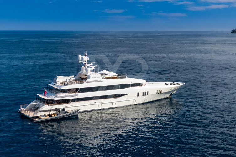 Carpe Diem yacht exterior 12