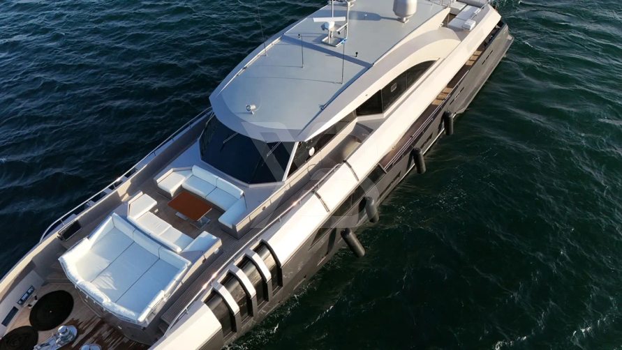 Aquila yacht exterior 3