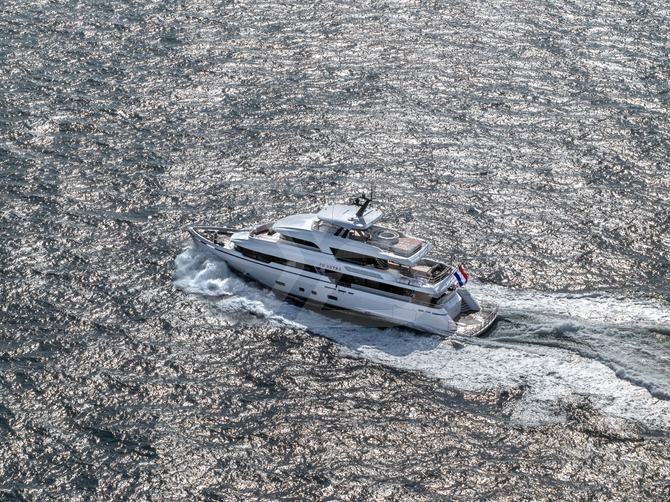 Ad Astra yacht exterior 5