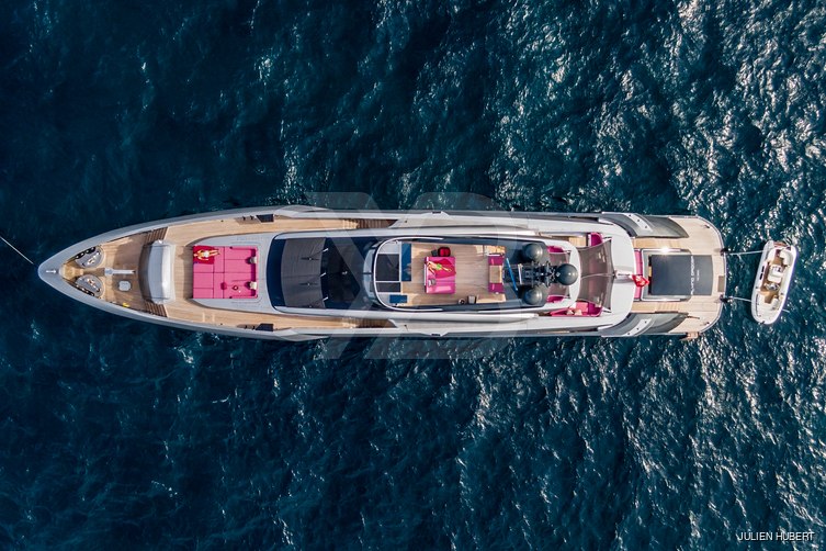 Flying Dagger yacht exterior 4