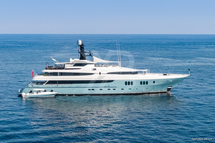 Scott Free yacht exterior 3