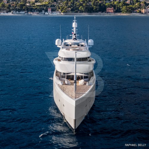 Calex yacht exterior 3