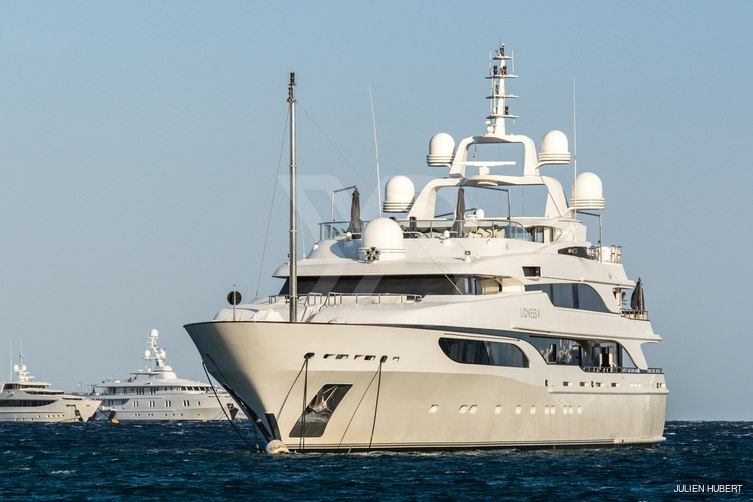 Lioness V yacht exterior 9