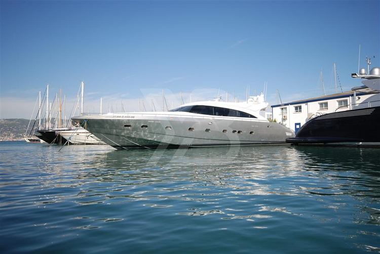Silver Mama yacht exterior 3