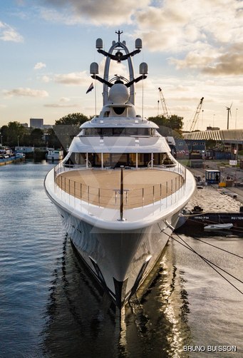 Anna yacht exterior 10