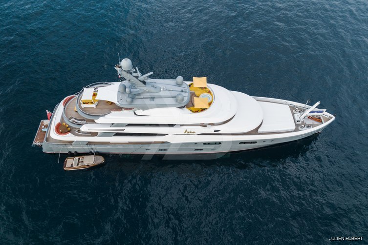 Aviva yacht exterior 7