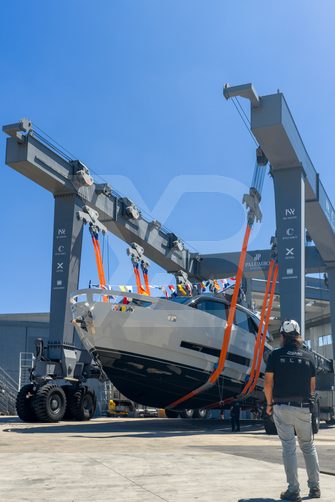 Iva yacht exterior 5