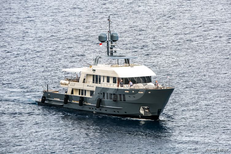 Zulu yacht exterior 6