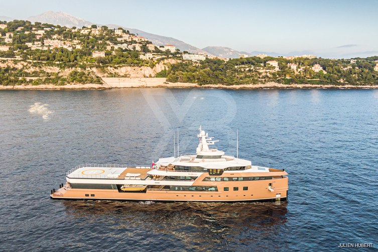 La Datcha yacht exterior 44