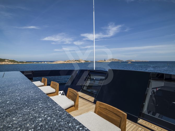 Irisha yacht exterior 32