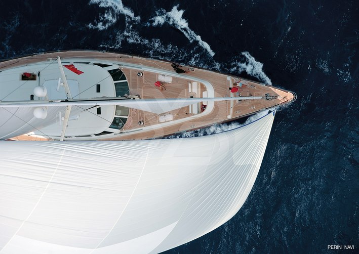 Heritage Of London yacht exterior 3