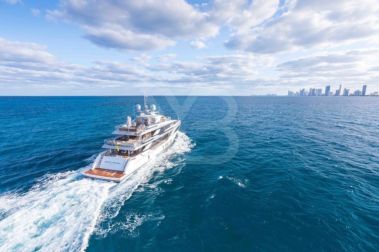 Bacchanal yacht exterior 21