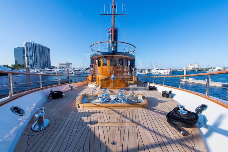 Lady Bahi yacht exterior 4