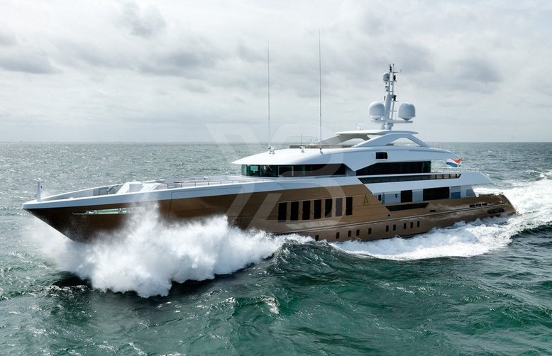 Azamanta yacht exterior 2