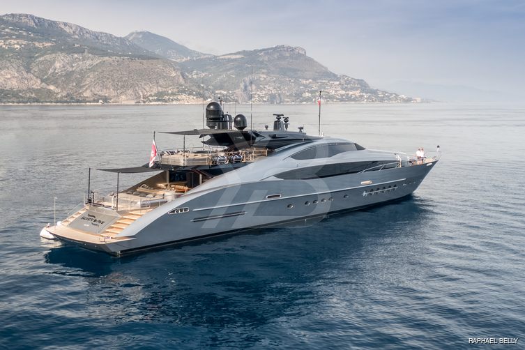 Five yacht exterior 6