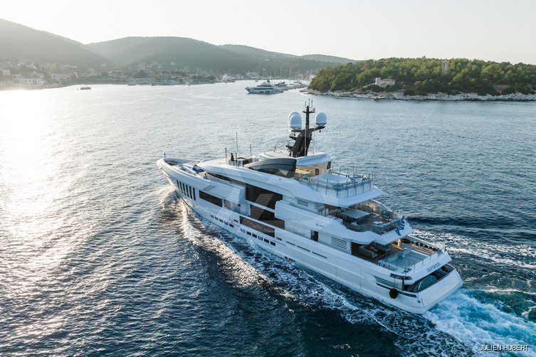 Ouranos yacht exterior 14