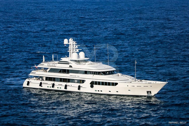 Hurricane Run yacht exterior 4