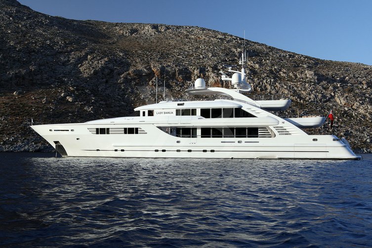 Alalya yacht exterior 2