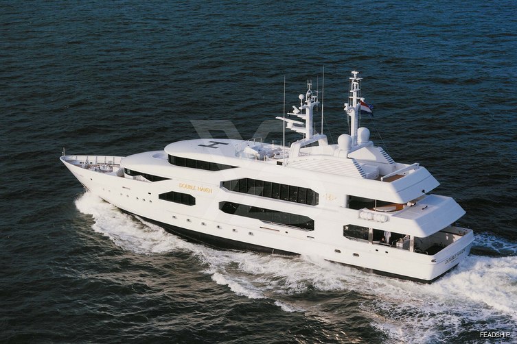 Double Haven yacht exterior 6