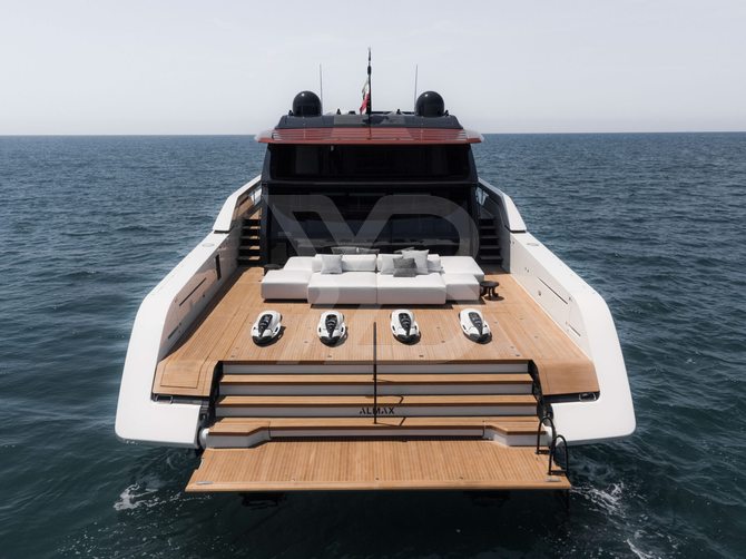 Anmax yacht exterior 6