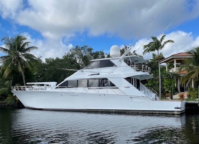 Lady Jane yacht exterior 2