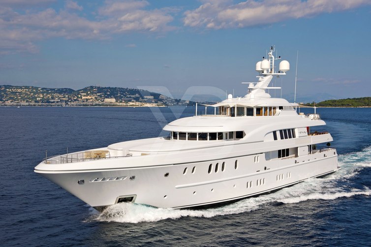 Caipirinha yacht exterior 2