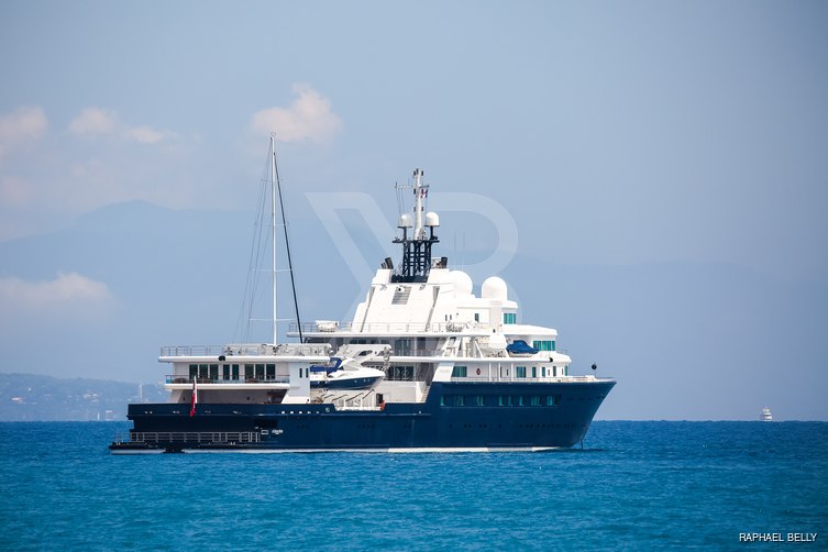 Le Grand Bleu yacht exterior 21