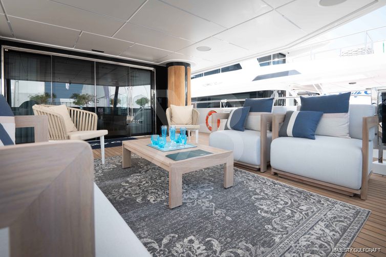 Sandbank yacht interior 5