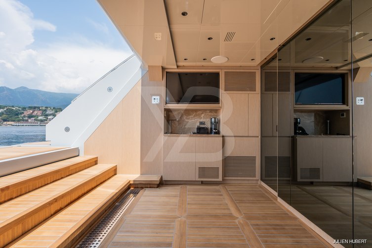 Jimmy yacht interior 14