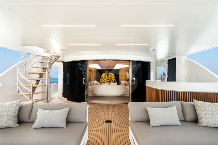 Ocean Lily yacht interior 26